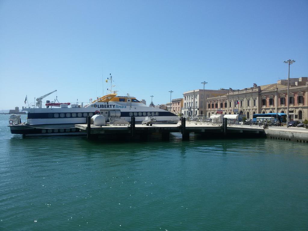 Almaran B&B Trapani Port & City Экстерьер фото